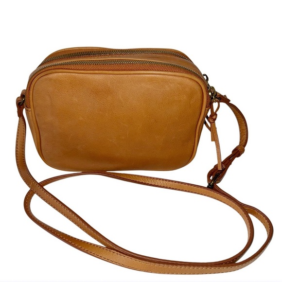 Mark & Graham Essential Crossbody Leather Handbag Camel Double Zip Compartments - Picture 5 of 12